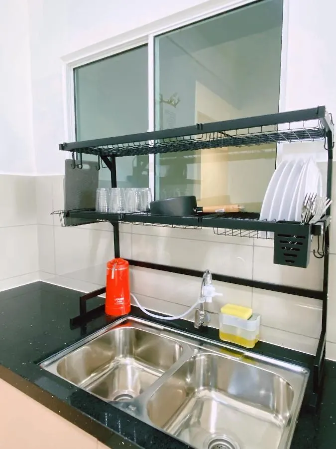 Amber Cove-Melaka-5 Pax-Netflix-Jbr Apartment  Malacca
