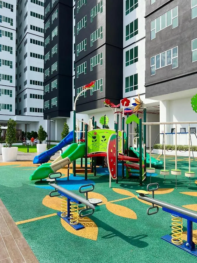 Amber Cove-Melaka-5 Pax-Netflix-Jbr Apartment  Malacca